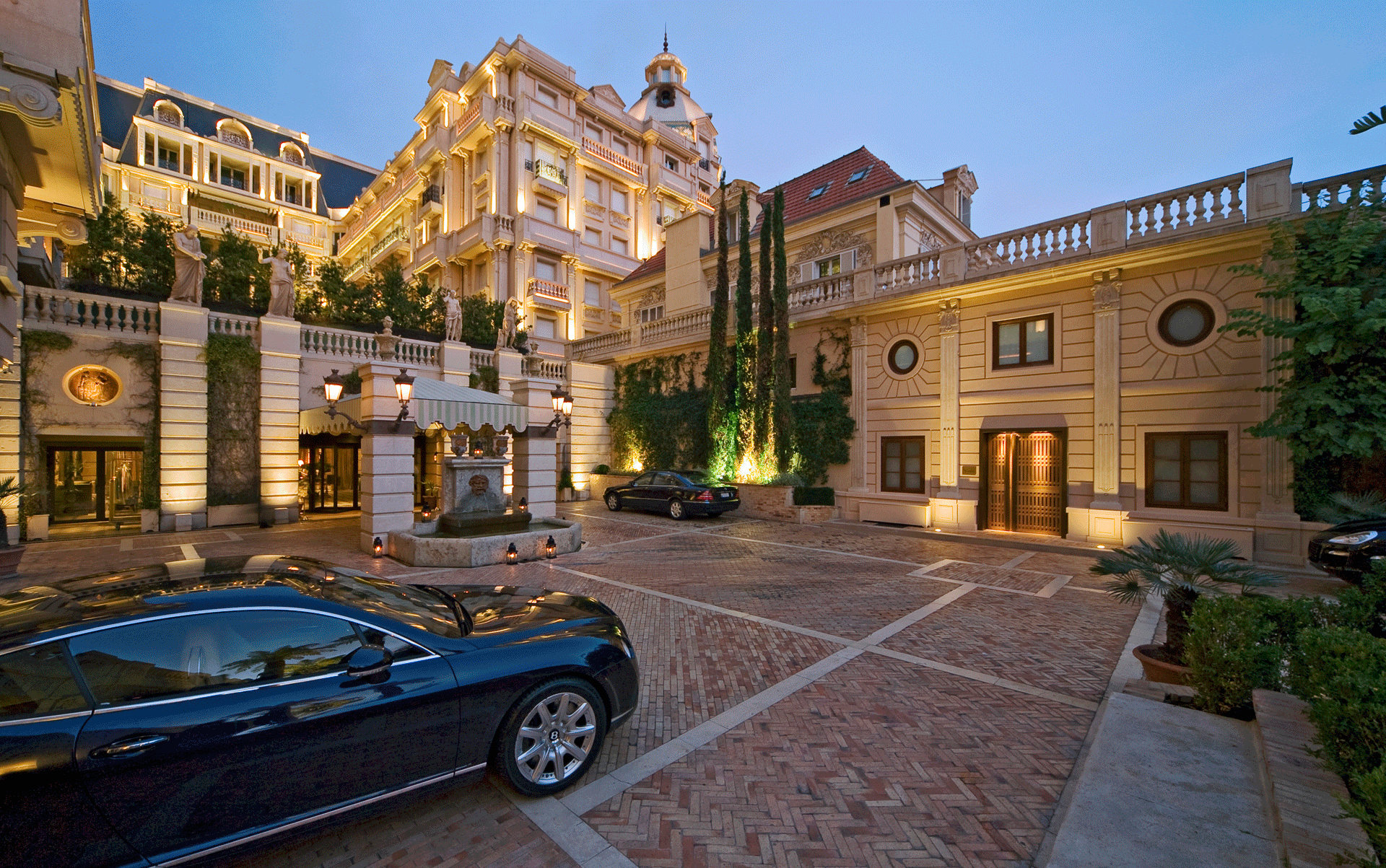 Красивая жизнь россия. Отель Метрополь Монте Карло. Отель Метрополь Монако. Монако отели Монте Карло. Монако Монте Карло виллы.