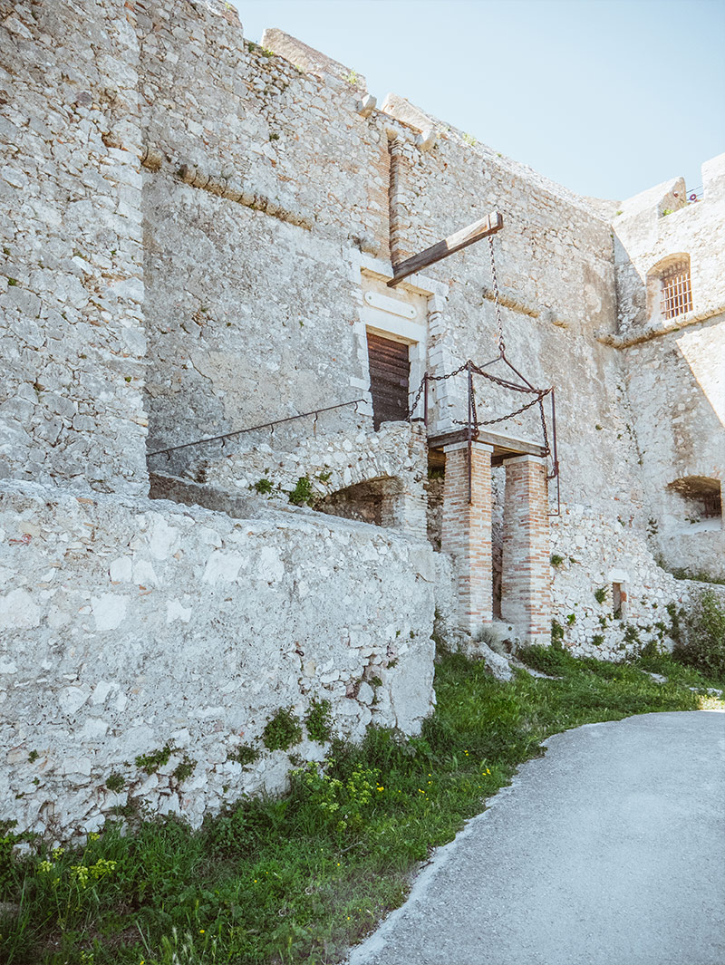 intimate elopement in the south of France