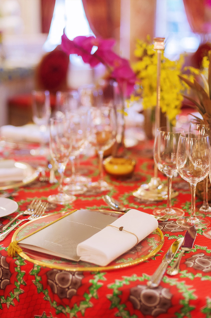 Red table design