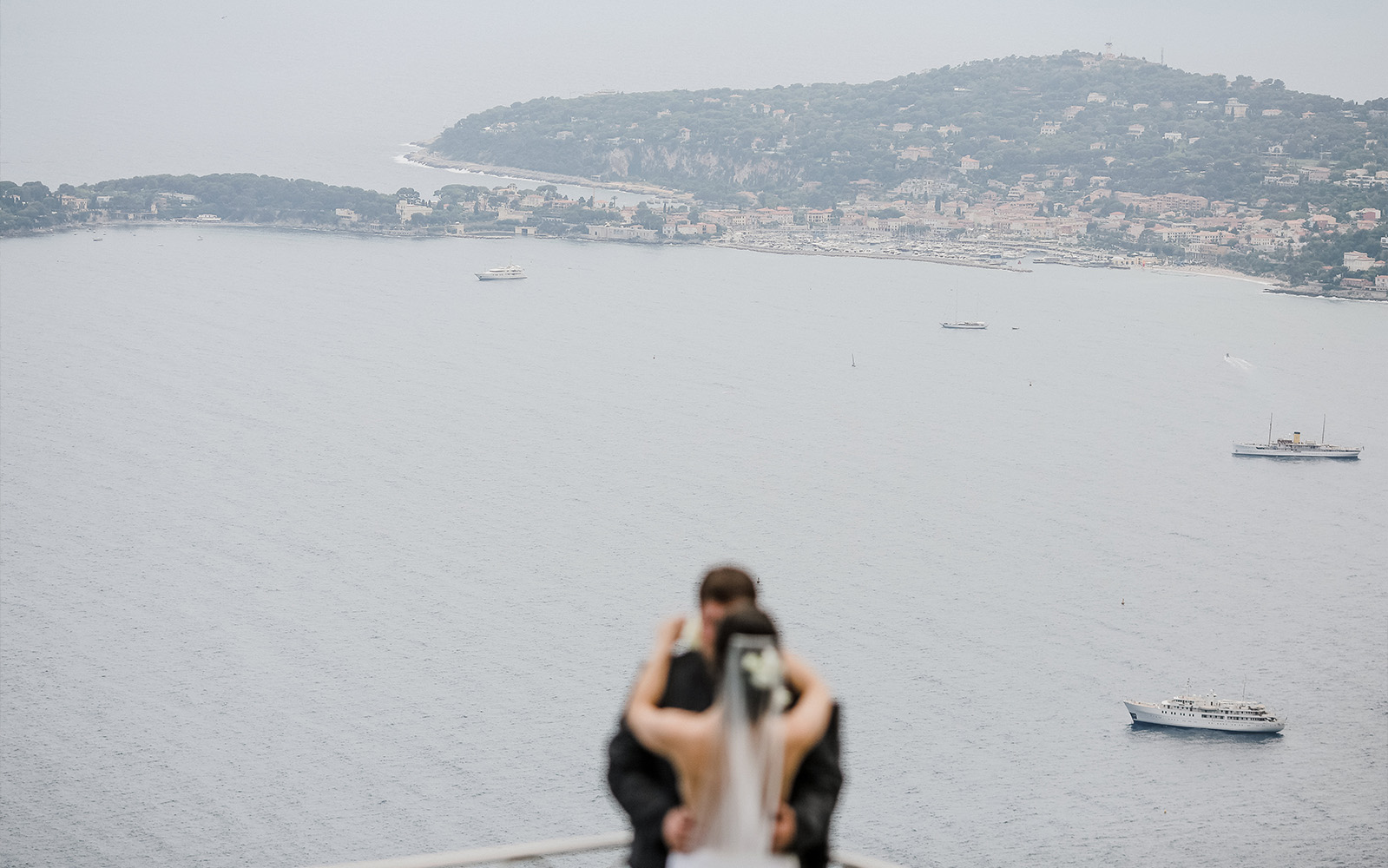 Couple exchanging vows at a seaside villa in the French Riviera